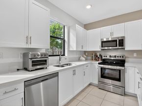 523 SW 19th Ter, Fort Lauderdale FL 33312