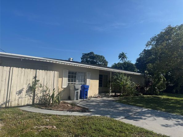 160 SE 15th Ave, Pompano Beach FL 33060