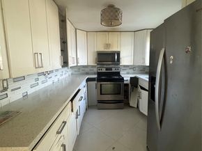 160 SE 15th Ave, Pompano Beach FL 33060