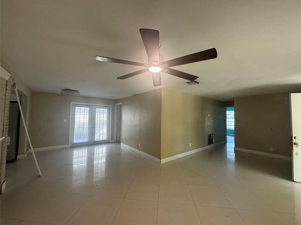 160 SE 15th Ave, Pompano Beach FL 33060