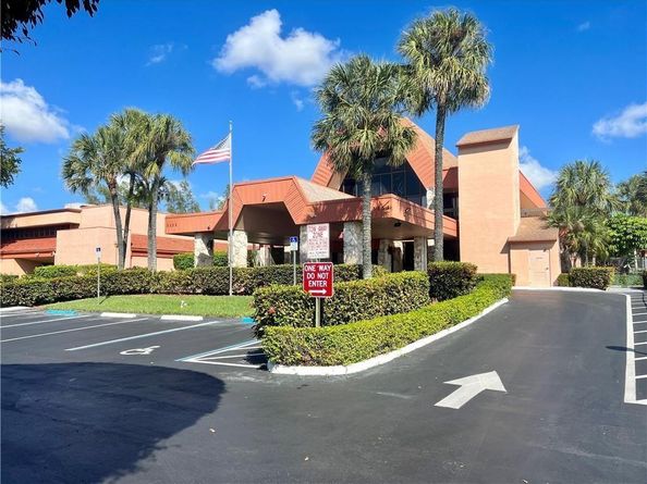 3150 Holiday Springs Boulevard 8101, Margate FL 33063