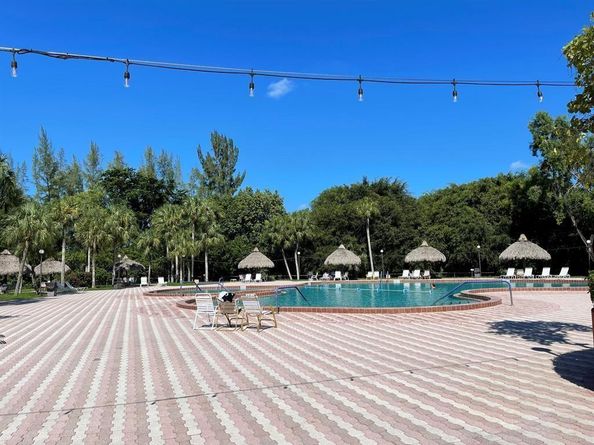 3150 Holiday Springs Boulevard 8101, Margate FL 33063