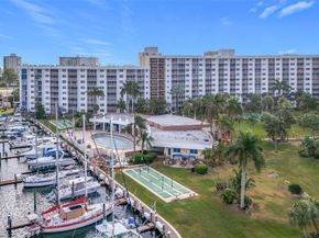 2731 NE 14th Street Cswy 812, Pompano Beach FL 33062