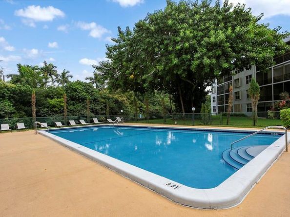 102 Royal Park Dr 3F, Oakland Park FL 33309