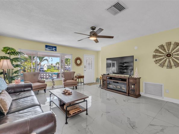 101 NW 32nd Ct, Pompano Beach FL 33064