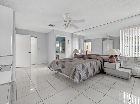 6065 Sunny Manor Court, Delray Beach FL 33484