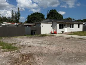 4375 Brentwood Court, West Palm Beach FL 33406