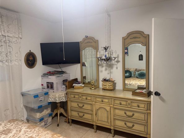 3940 NW 42nd Ave 312, Lauderdale Lakes FL 33319