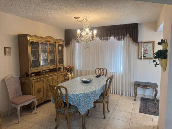 3940 NW 42nd Ave 312, Lauderdale Lakes FL 33319