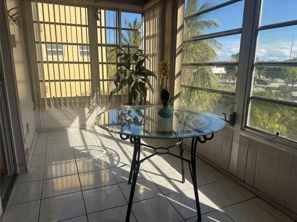 3940 NW 42nd Ave 312, Lauderdale Lakes FL 33319