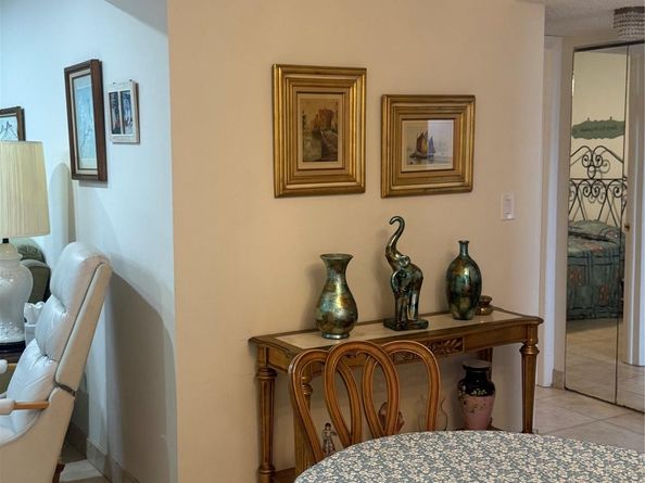 3940 NW 42nd Ave 312, Lauderdale Lakes FL 33319