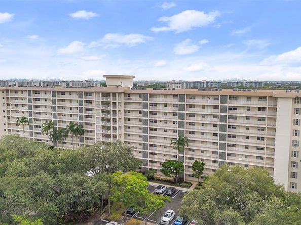 3520 Oaks Way 806, Pompano Beach FL 33069