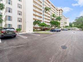 3520 Oaks Way 806, Pompano Beach FL 33069