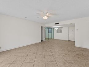 719 Lori Dr 204, Palm Springs FL 33461