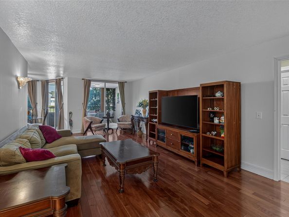 4702 Fountains Dr 205, Lake Worth FL 33467