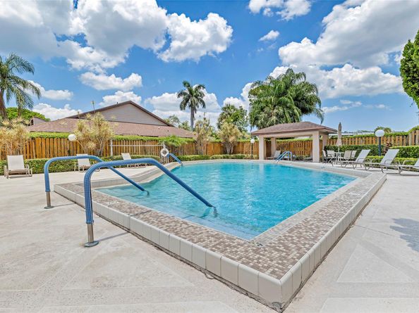 4702 Fountains Dr 205, Lake Worth FL 33467