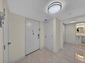 4702 Fountains Dr 205, Lake Worth FL 33467