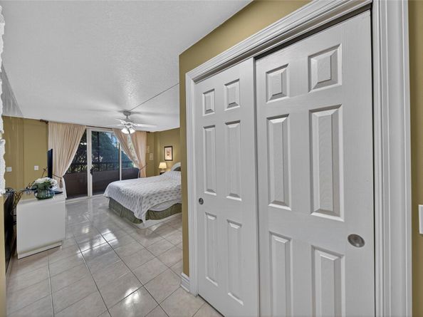 4702 Fountains Dr 205, Lake Worth FL 33467