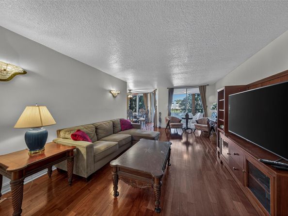 4702 Fountains Dr 205, Lake Worth FL 33467