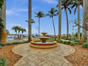 127 Yacht Club Way 112, Hypoluxo FL 33462