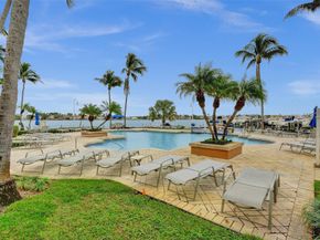 127 Yacht Club Way 112, Hypoluxo FL 33462