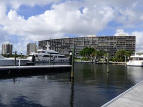 136 Lakeshore Drive Ph10, North Palm Beach FL 33408