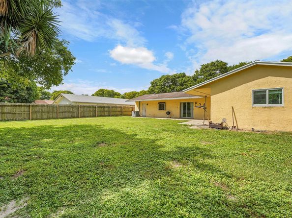 4014 Waverly Dr, Palm Beach FL 33407