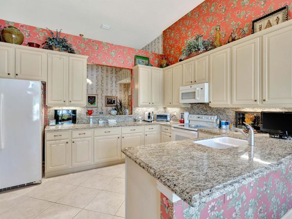 104 Palm Point Circle C, Palm Beach Gardens FL 33418
