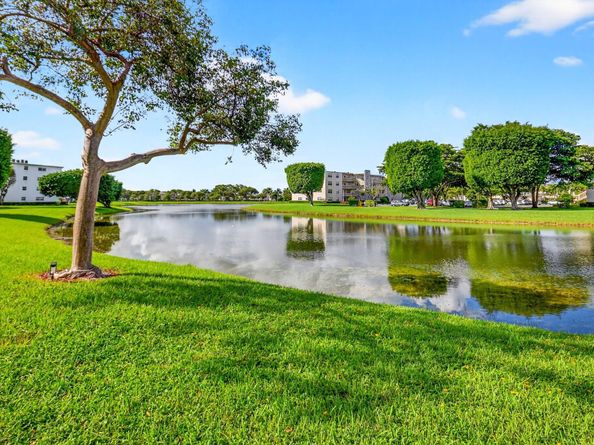1069 Cornwall D D, Boca Raton FL 33434