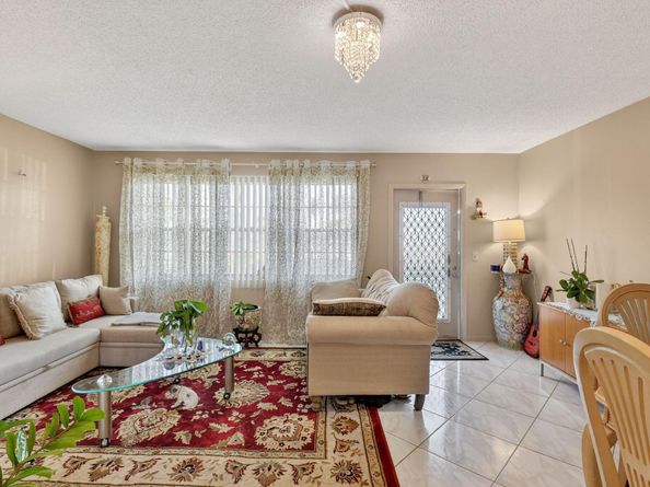 1069 Cornwall D D, Boca Raton FL 33434