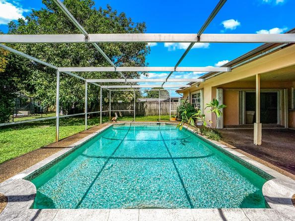 1901 SW 75th Ave, Plantation FL 33317