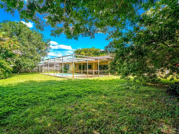 1901 SW 75th Ave, Plantation FL 33317