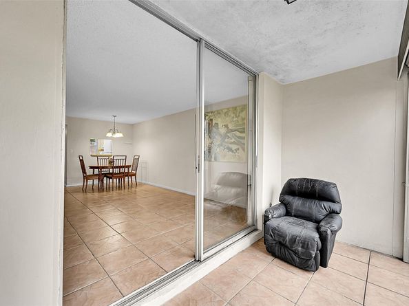 9261 Sunrise Lakes Blvd 112, Sunrise FL 33322