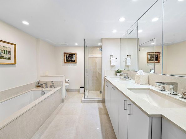 100 Sunrise Avenue 303, Palm Beach FL 33480