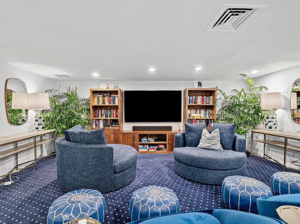 100 Sunrise Avenue 303, Palm Beach FL 33480