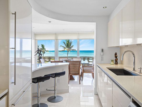 100 Sunrise Avenue 303, Palm Beach FL 33480