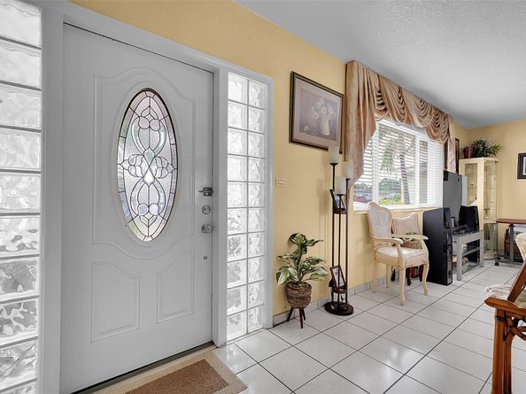 2011 NW 185th Ter, Miami Gardens FL 33056