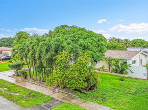 2011 NW 185th Ter, Miami Gardens FL 33056