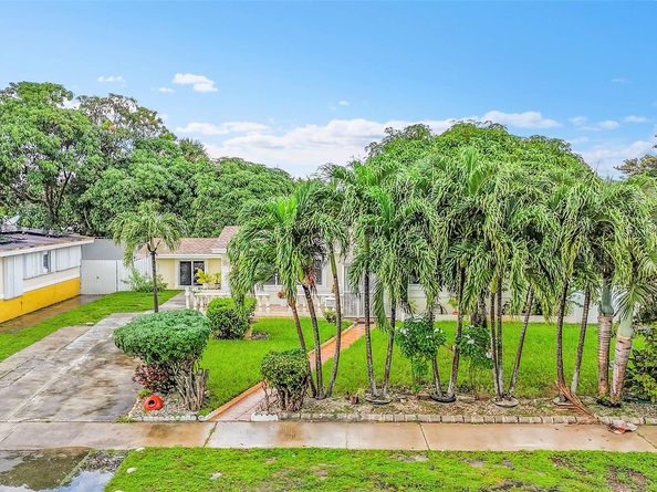 2011 NW 185th Ter, Miami Gardens FL 33056