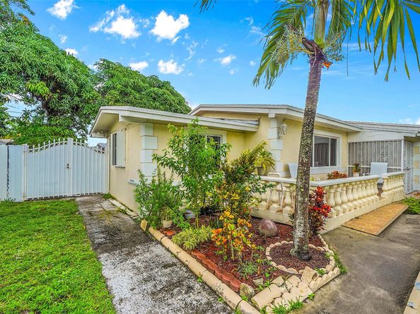 2011 NW 185th Ter, Miami Gardens FL 33056