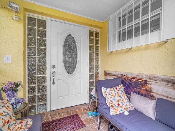 2011 NW 185th Ter, Miami Gardens FL 33056