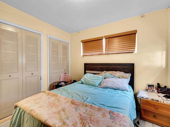 2011 NW 185th Ter, Miami Gardens FL 33056