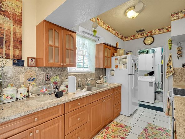 2011 NW 185th Ter, Miami Gardens FL 33056