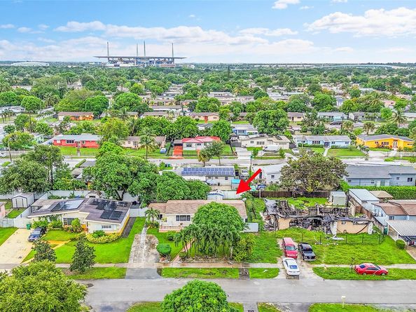 2011 NW 185th Ter, Miami Gardens FL 33056