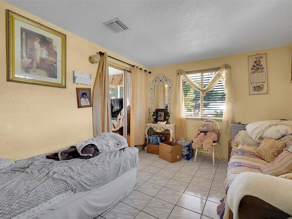 2011 NW 185th Ter, Miami Gardens FL 33056
