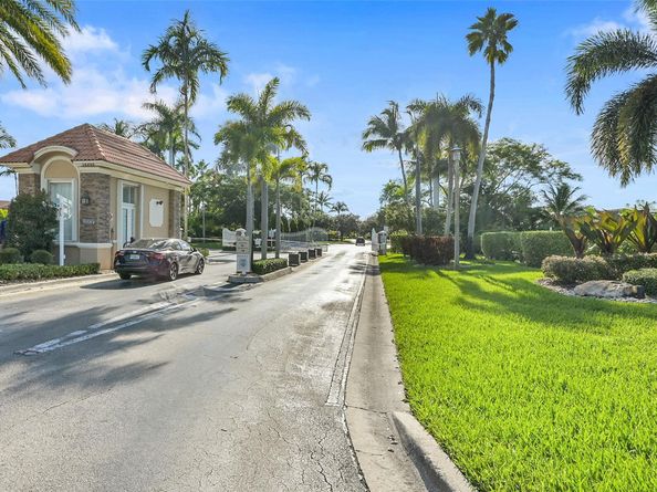 12235 NW 49th St, Coral Springs FL 33076