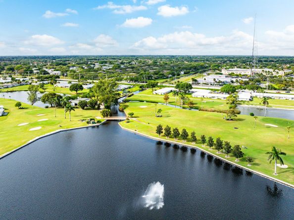 300 SW Golfview Terrace 142, Boynton Beach FL 33426