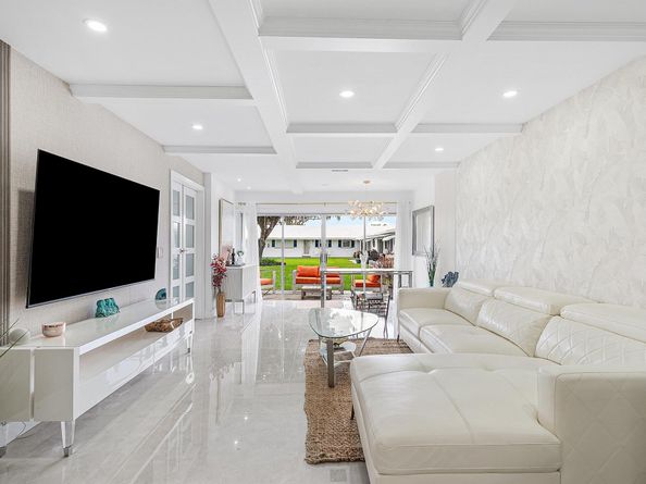 300 SW Golfview Terrace 142, Boynton Beach FL 33426