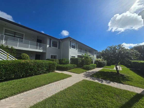 32 Southport Lane B, Boynton Beach FL 33436