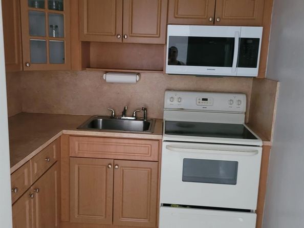 1275 W 35th St 61B, Hialeah FL 33012